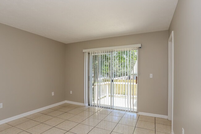 Photo - 9811 N Connechusett Rd