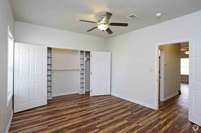 1BR,1BA - 720SF - BEDROOM