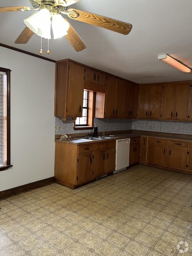 Building Photo - 1200 Wadsworth Rd Rental