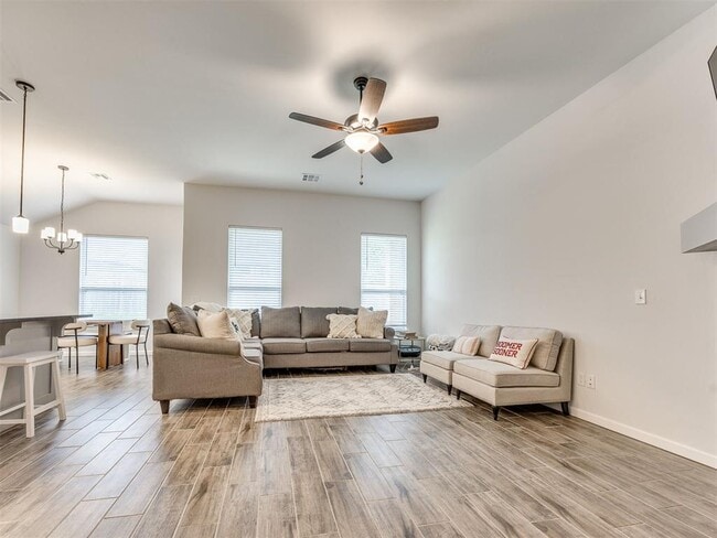 Photo - 2323 Arcady Ave