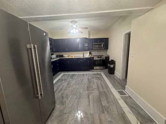 Photo - 1419 Windsor Ave