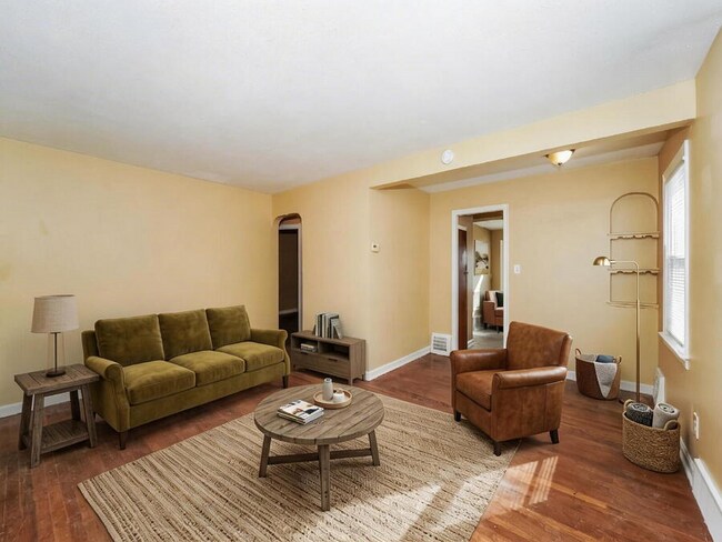 Photo - 3989 E 177th St