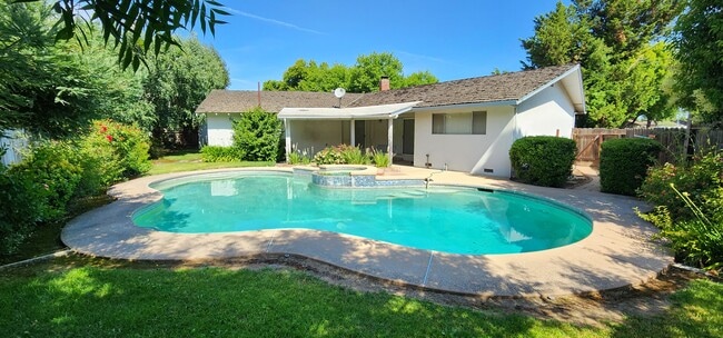 Photo - 1004 Wellington Dr