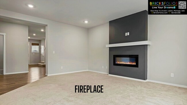 5 BEDROOMS | A/C | 3-CAR GARAGE | FENCED BACKYARD | 2,780 SQ. FT. | CONVENIENT TO JBLM