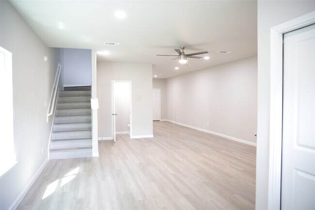 Photo - 509 Avenue I