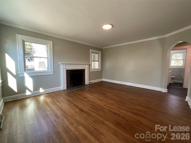 Photo - 611 Hoover Dr