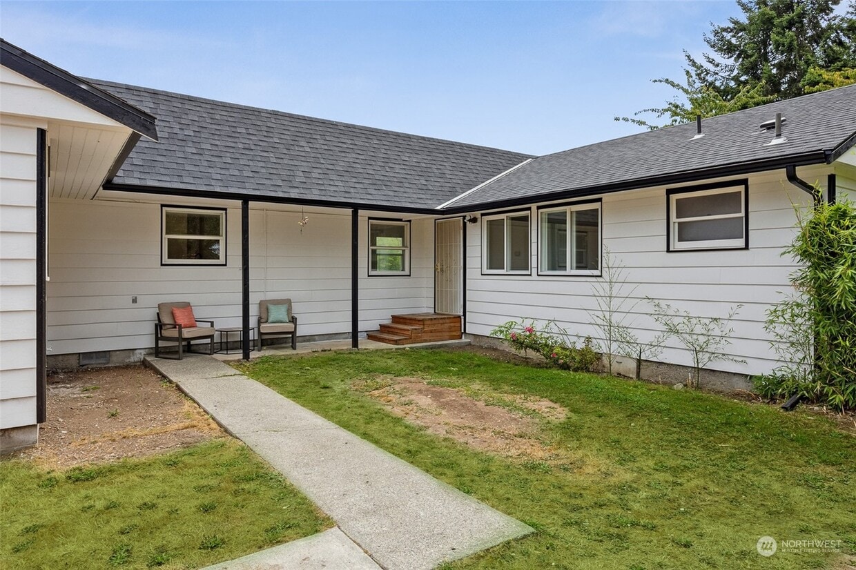 Photo - 1805 S 268th St (Des Moines, WA)