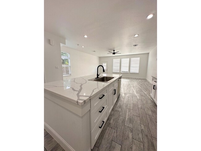 Photo - 7710 Darnay Dr