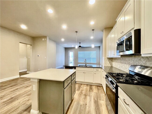 Photo - 600 C-Bar Ranch Trl