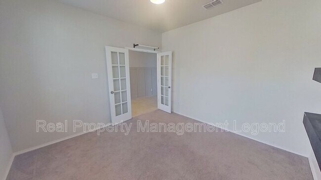 Photo - 1608 Hinckley Ave