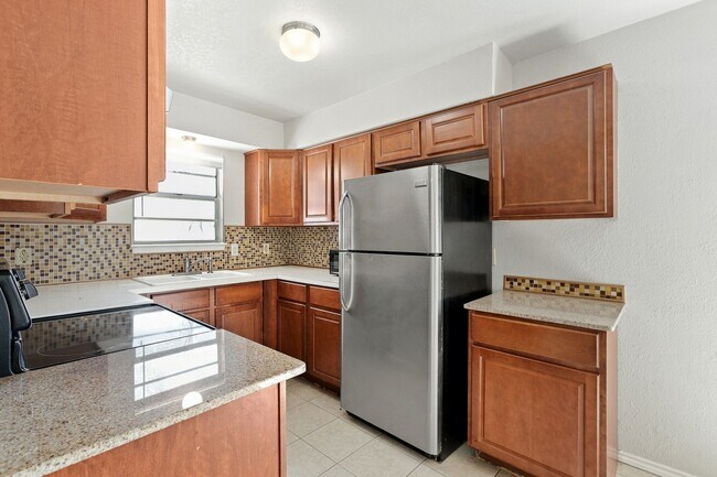 101/103 Lockhart St.