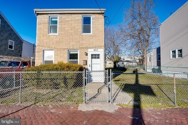 Photo - 407 Hudson St House