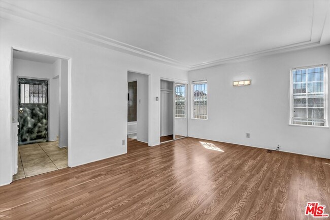 Photo - 820 S Grevillea Ave