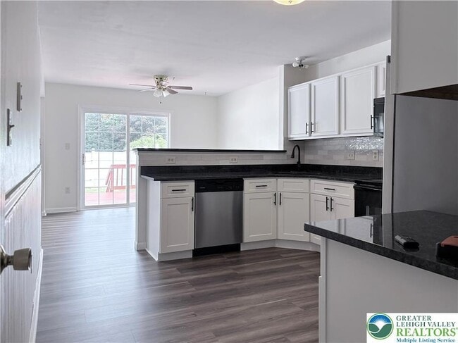 Photo - 6411 Pioneer Dr