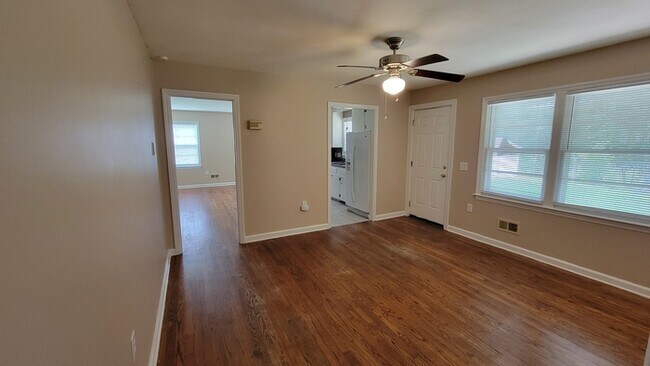 Photo - 1802 Edgemore Rd