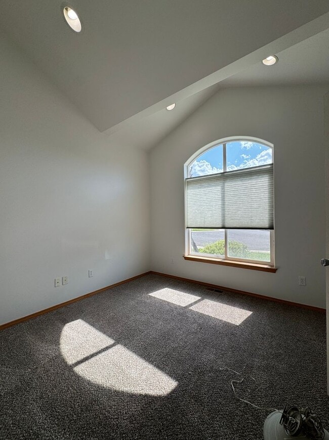Photo - Large 4 Bed Rental in Established Neighborhood