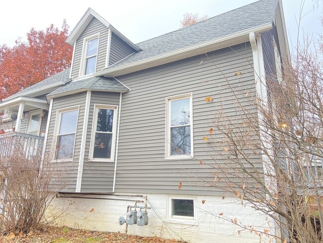 Photo - 401 Center St Unit 401 Center