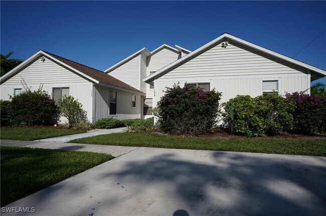 Building Photo - 165 Crown Dr Unit B Rental