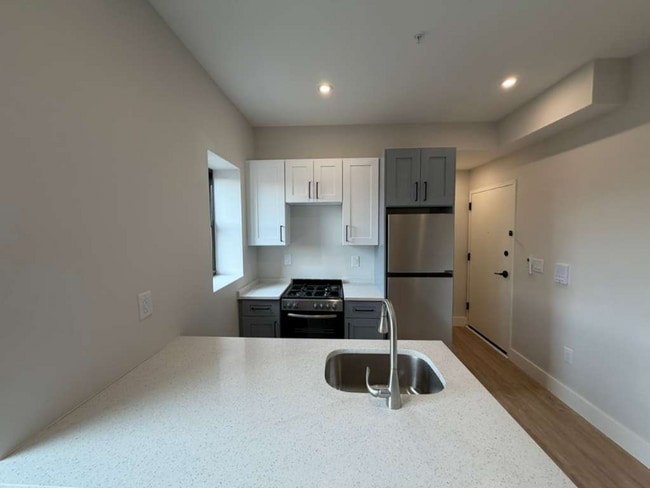 Building Photo - 269 M.L.K. Drive Unit 4B