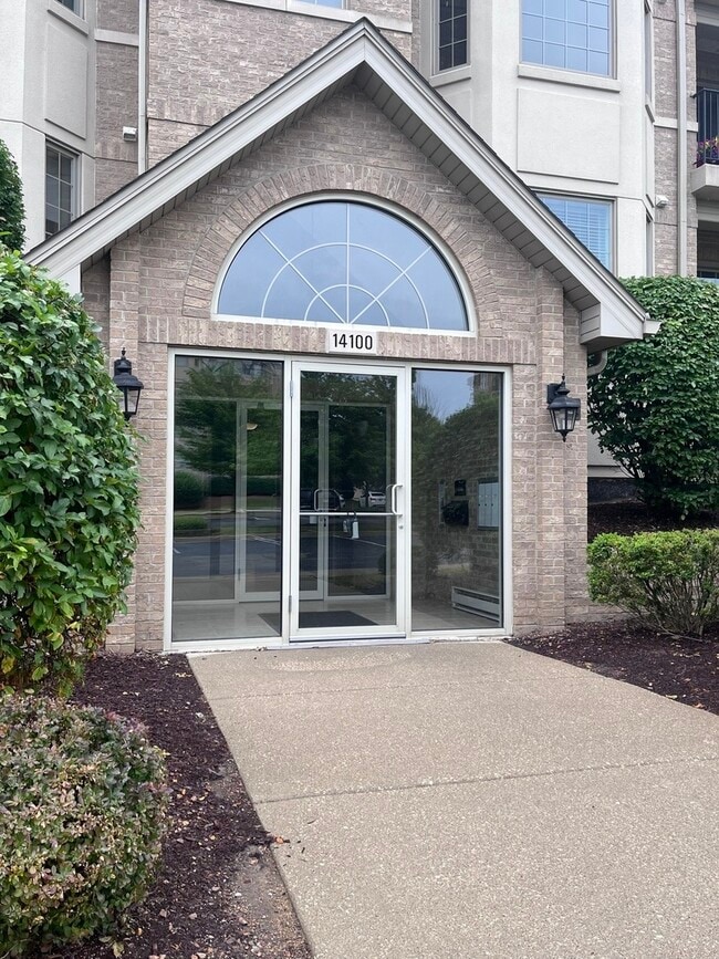 Building Photo - 14100 Sheffield Dr Unit 203