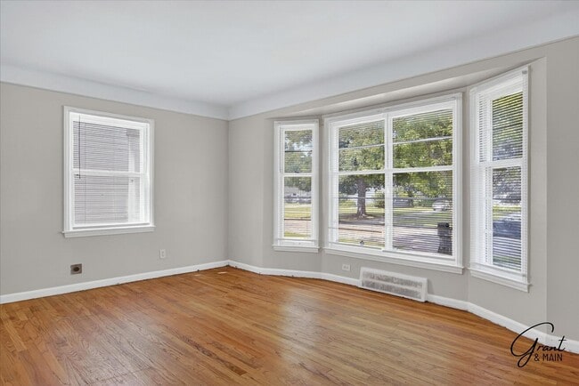 Photo - $1600 3 bedroom Redford bungalow