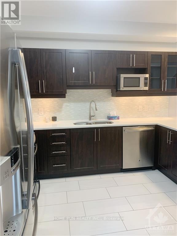 Photo - 488 Dundonald Dr