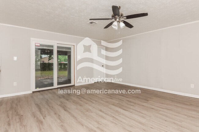 4747 Falcon Ln