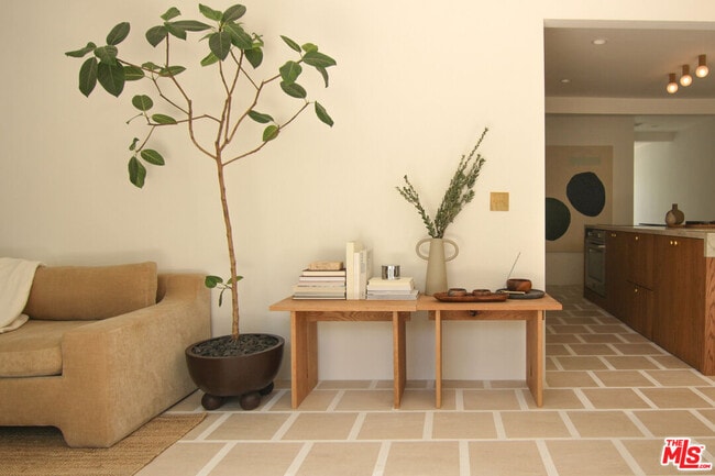 Photo - 349 Stowe Terrace