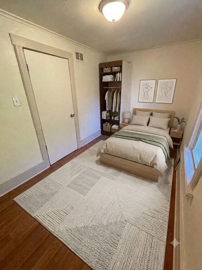 Photo - Private 2 Bedroom Cottage with Fenced Yard & In-Unit Laundry – Prime East Side Location! Unidad 2483 N Cramer St.