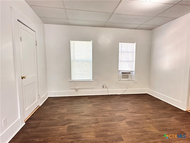 Photo - 244 W Sessom Dr