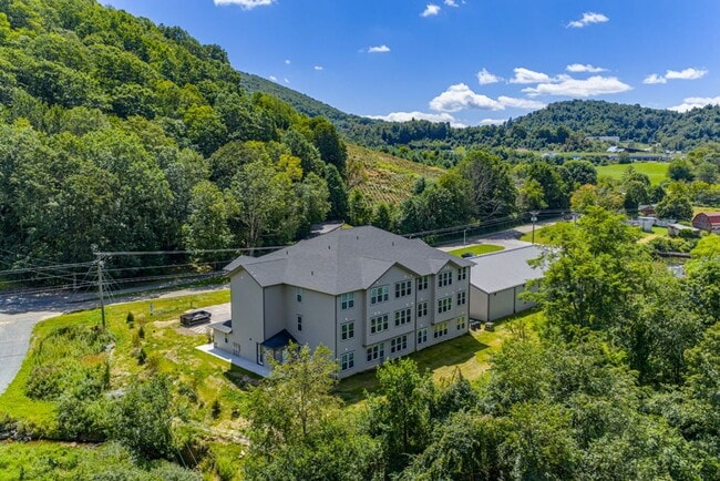 Photo - Willa Mountain Apartments