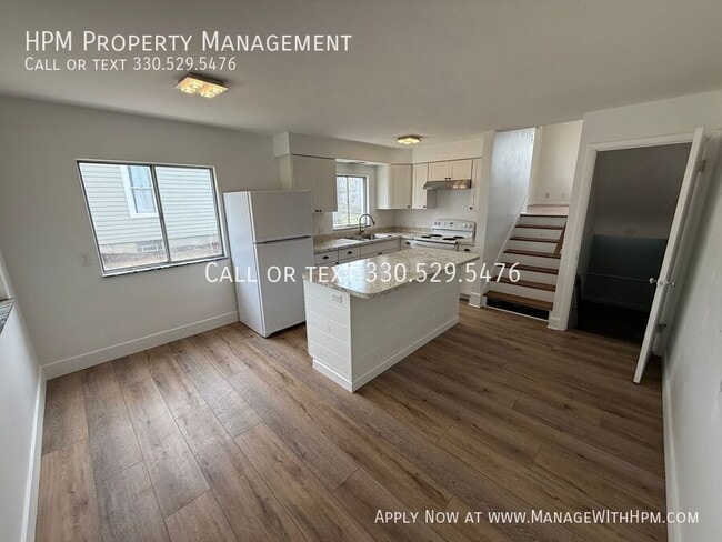 Photo - 15 W York St
