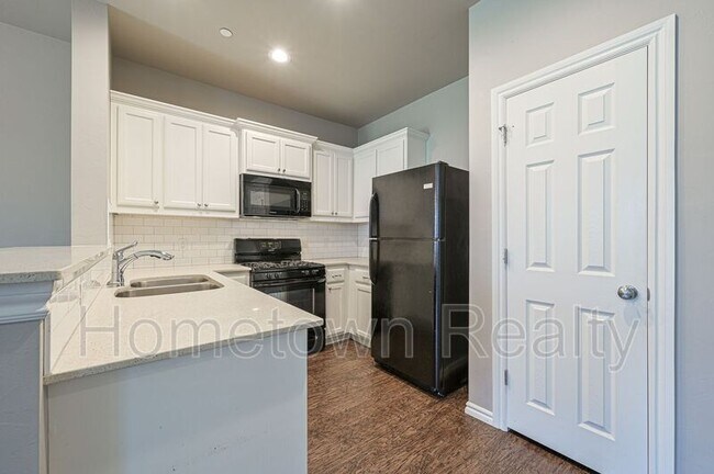 Photo - 792 SW 13th St