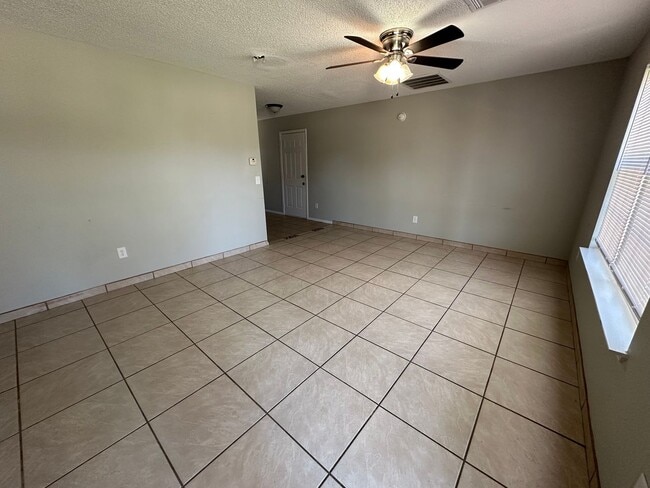 Photo - 3401 SW Landau Ct Unidad **OR**3401 SW Landau Ct Apt 2