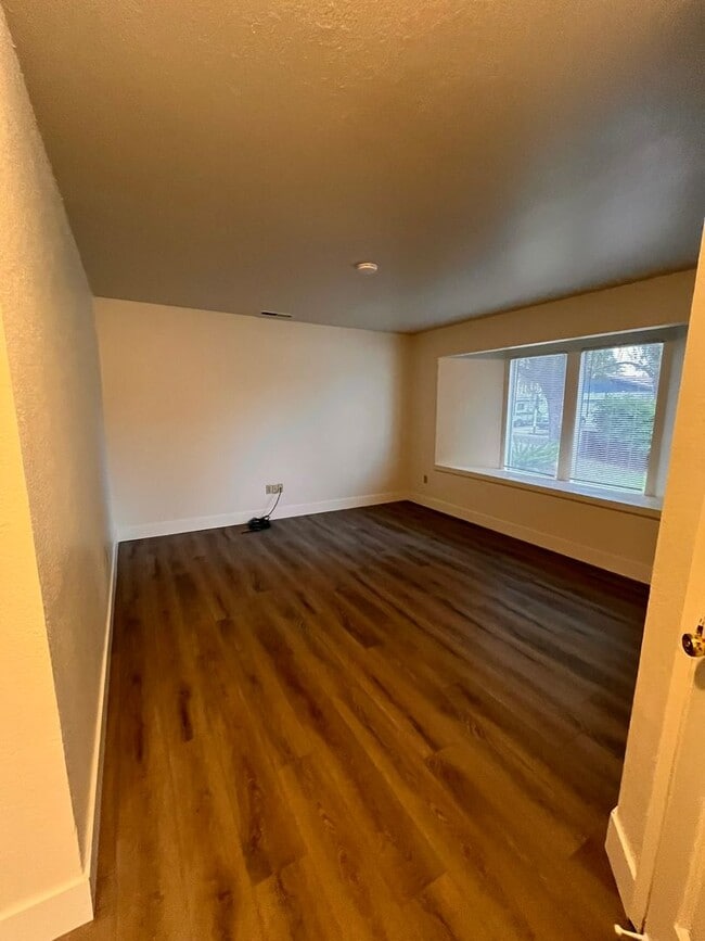 Photo - 1524 Swarthmore Dr