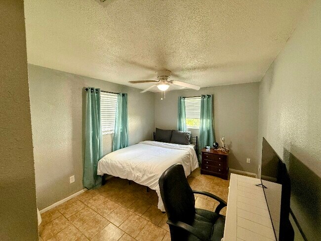 Photo - 413 Marjon Ave