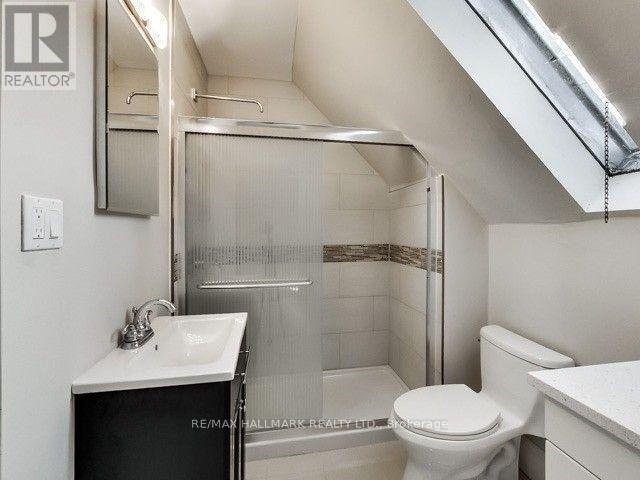 Photo - 201 Seaton St