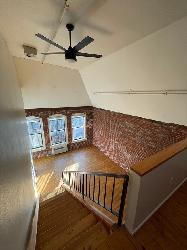 Everett Station Lofts