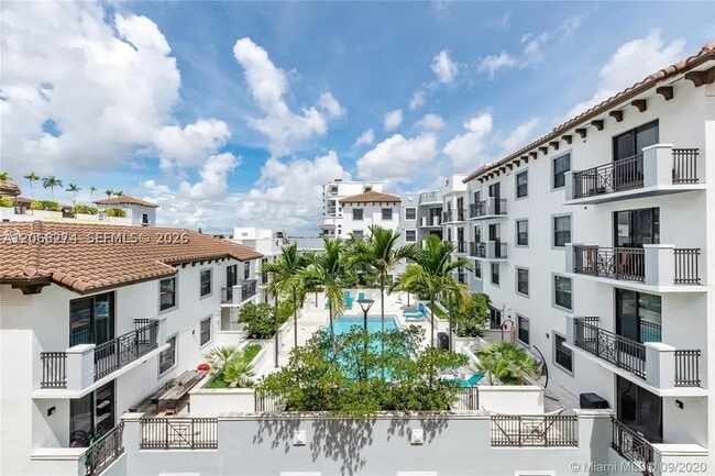 Building Photo - 8390 SW 72nd Ct Unit 521