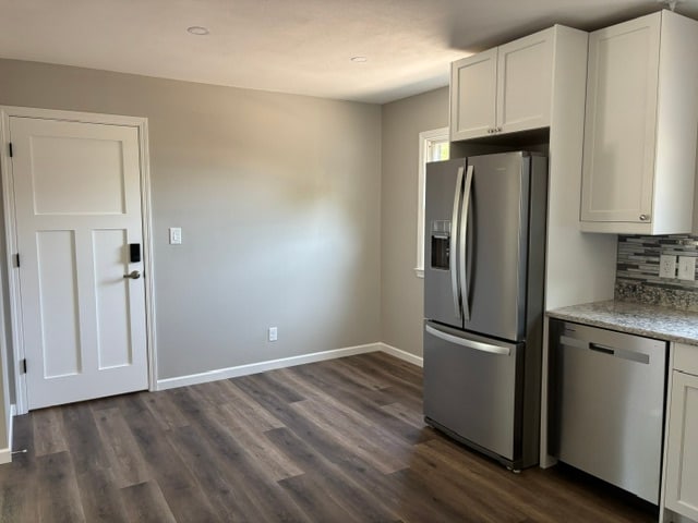 Kitchen/dining - 863 S Silver Lake St Unit Lower