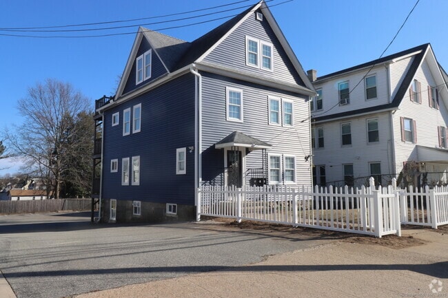 Building Photo - 198 Montauk Ave Unit 1 Rental