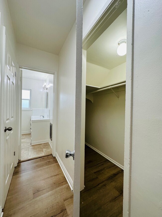 Photo - 4122-4124 Palmwood