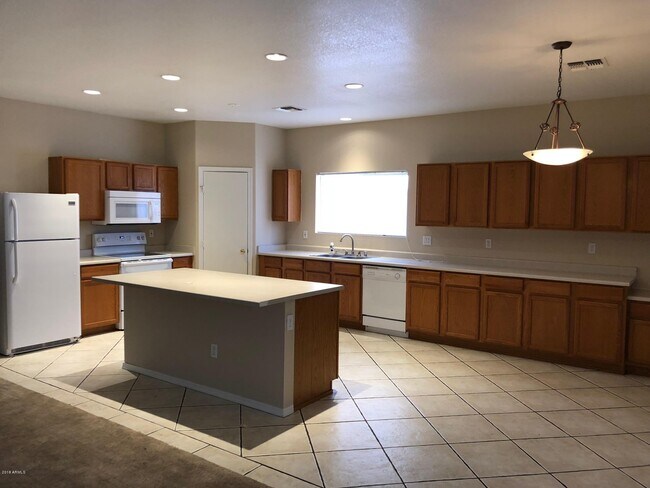 Photo - 4607 N 93rd Ave