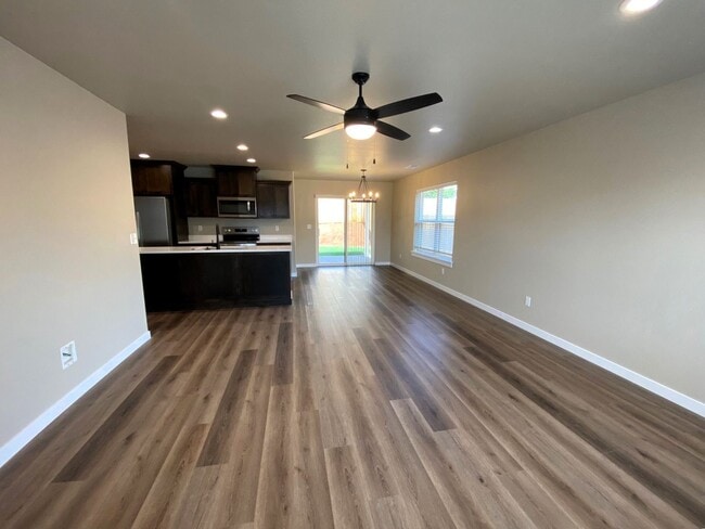 Photo - ~Brand New House in Oakland~