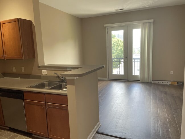 Photo - 770 Walker Square