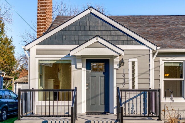 Photo - 1937 NE Dekum St