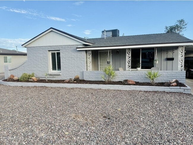 Building Photo - 1711 W Montecito Ave