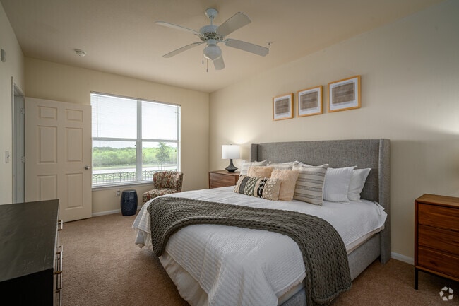 2BR, 2BA - 1332SF - Crossings at Hillcroft