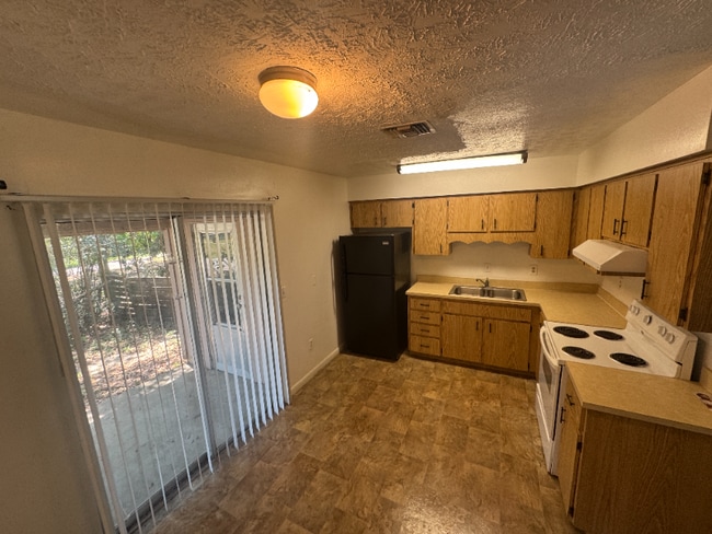 Photo - 21520 Campbell Dr Unidad 21520