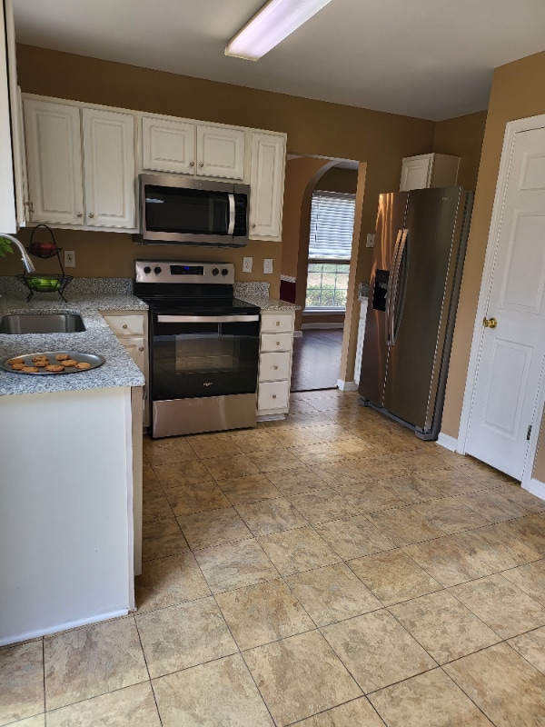 Photo - 326 Whixley Ln